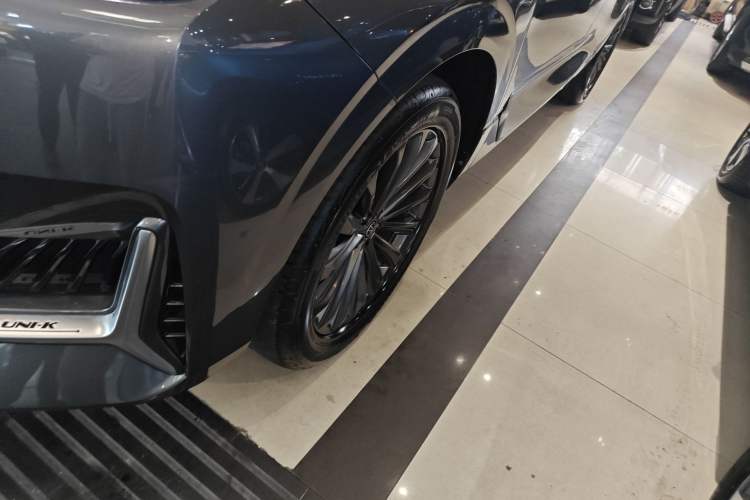 Used CHANGAN UNI-K 2021 2.0T Excellence Edition Left Front Wheel Hub