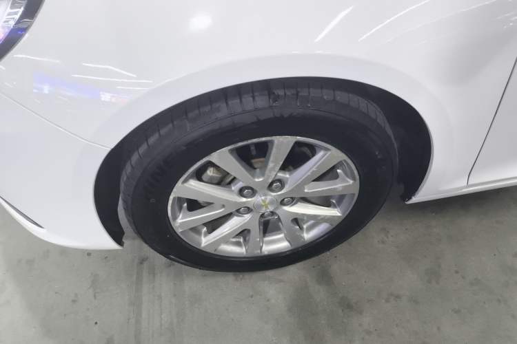 Used Chevrolet Malibu 2018 530T Automatic Luxury Edition Left Front Wheel Hub