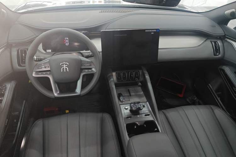 Used BYD Song L EV 2025 662 km Ultra-Range Version Center Console