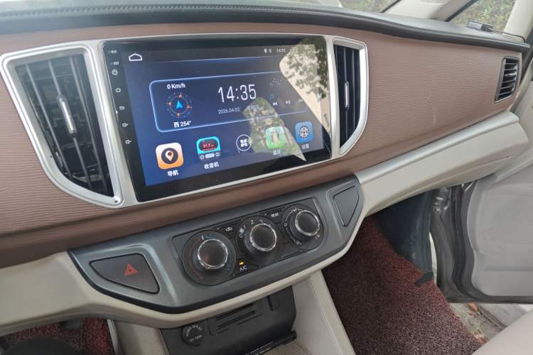 Used FORTHING Lingzhi 2019 Facelifted M5L 1.6L 7-Seater Base Model China VI Standard
