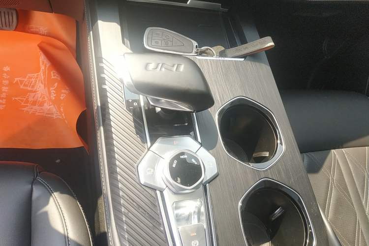 Used CHANGAN UNI-K 2024 2.0T Two-Wheel Drive Global Edition
