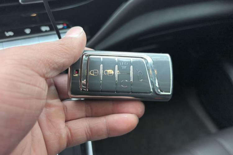 Used GAC Trumpchi M6 2019 270T DCT Prestige Edition (7-seater) China VI Vehicle Key