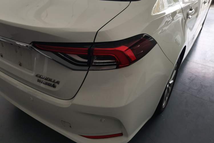 Used Toyota Corolla 2021 Dual-Motor 1.8L E-CVT Elite Edition
