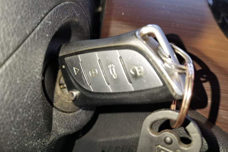 Used FAW Senya R7 2016 1.6L Manual Smart Version