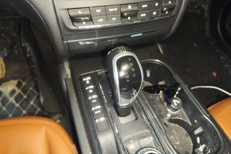 Used Maserati Ghibli 2018 Revised Version 3.0T Standard Edition Gear Lever