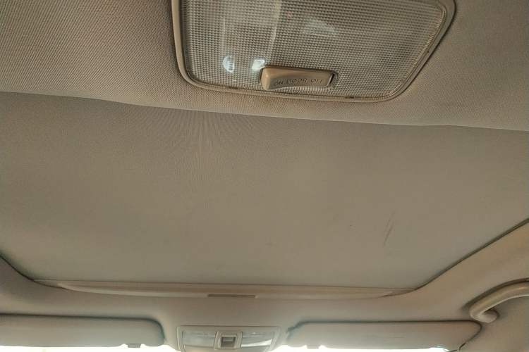 Used Kia Sportage R 2015 2.0L Automatic Two-Wheel Drive DLX Model Headliner