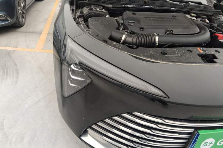 Used Buick LaCrosse 2026 Model 28T Platinum Edition Right Front Headlight