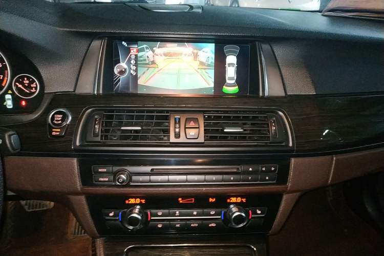 Used BMW 5 Series 2014 525Li Luxury Design Package
