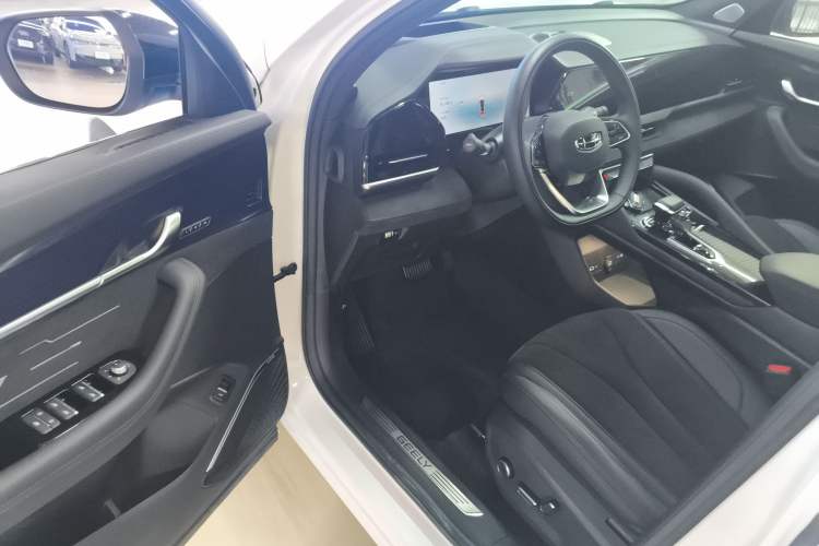 Used Geely Auto Monjaro L 2024 2.0TD High-Power Automatic Two-Wheel Drive Skyline Edition Driver Seat