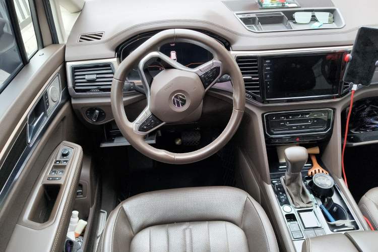 Used Volkswagen Viloran 2020 330TSI Luxury Edition Steering Wheel