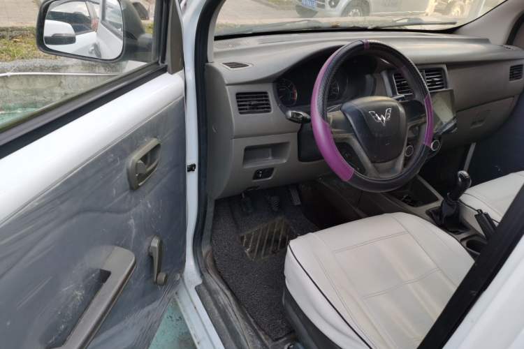 Used Wuling Rongguang V 2016 1.2L Practical Version