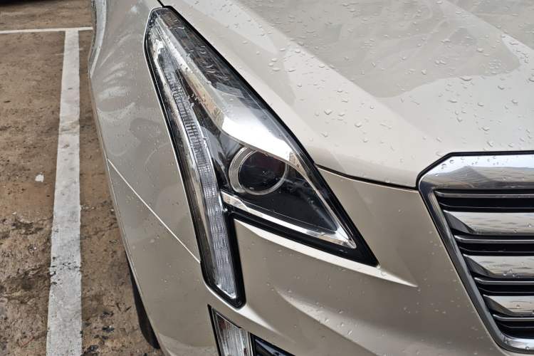 Used Cadillac XT5 2017 Anniversary Edition 25T Luxury Model