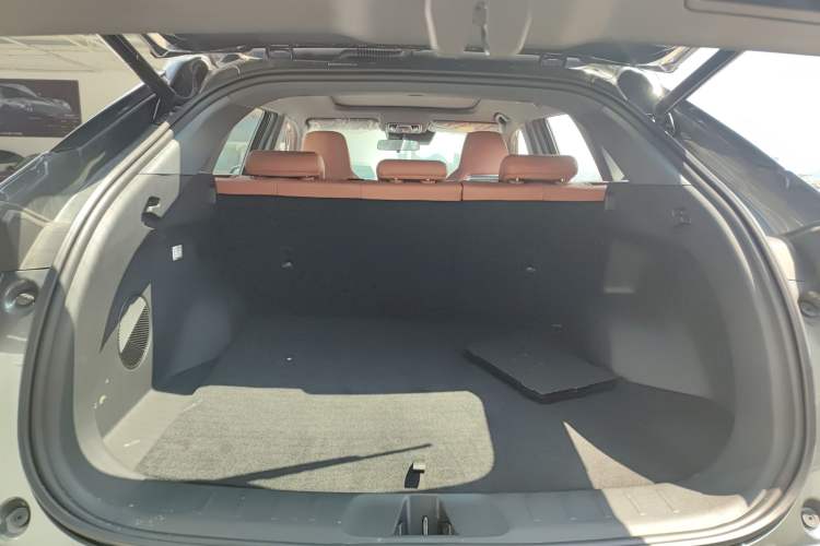 Used CHANGAN UNI-Z New Energy 2025 Model, Smart New Blue Whale 125km Battleship+ Version Trunk