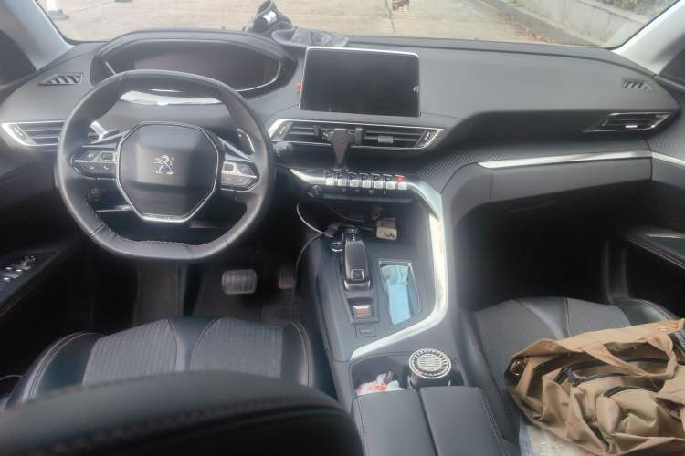 Used Peugeot 4008 2017 380THP Elite Edition Center Console