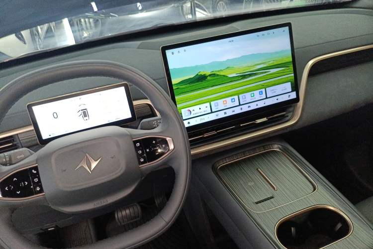 Used Dongfeng eπ eπ008 2024 636Max All-Electric Version 6 Seats
