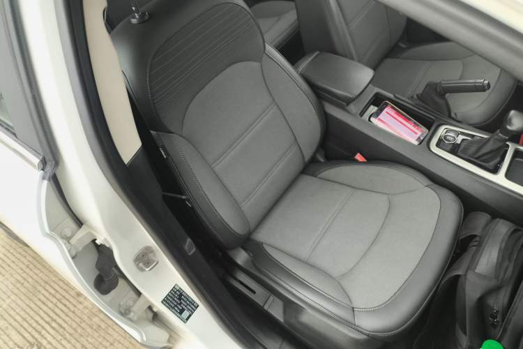 Used Qoros 3 2016 Urban SUV 1.6T Automatic Zhiyue Model Right Front Seat