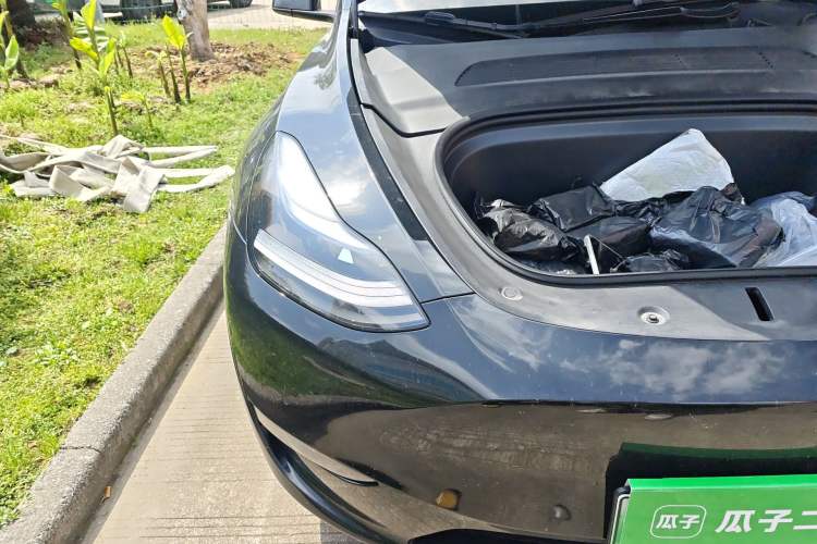 Used Tesla Model Y 2023 Long-Range All-Wheel-Drive Version
