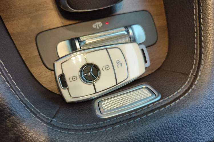 Used Mercedes-Benz GLE 2020 Facelifted GLE 350 4MATIC Luxury Edition Vehicle Key