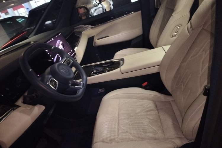 Used Zeekr 009 2024 7-Seater Walk-Through Version Four-Wheel Drive 108 kWh
