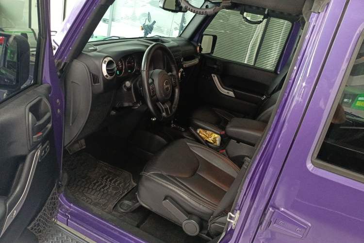 Used Jeep Wrangler 2017 3.0L Sahara Four-Door Comfort Edition
