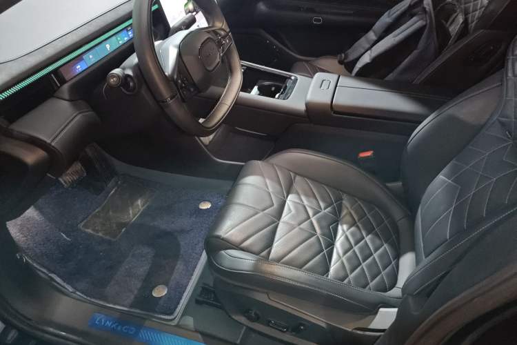 Used Lynk & Co Lynk & Co 10 EM-P 2025 Model 240 Four-Wheel Drive Ultra