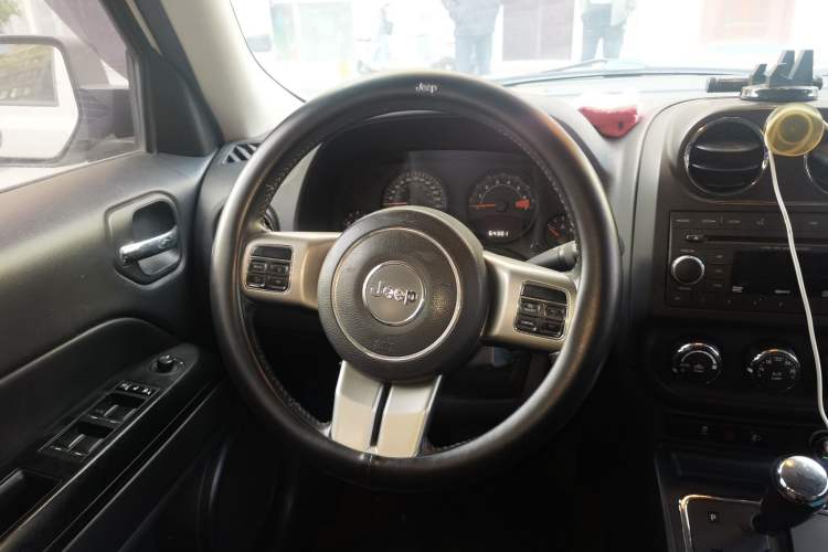 Used Jeep Patriot 2014 2.4L Serpentine Collection Edition