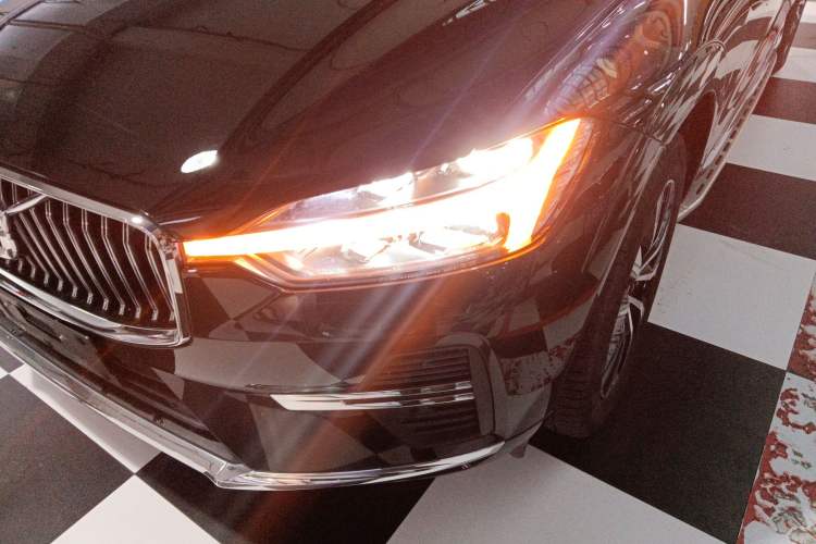 Used Volvo XC60 2023 B5 4x4 Smart Luxury Edition