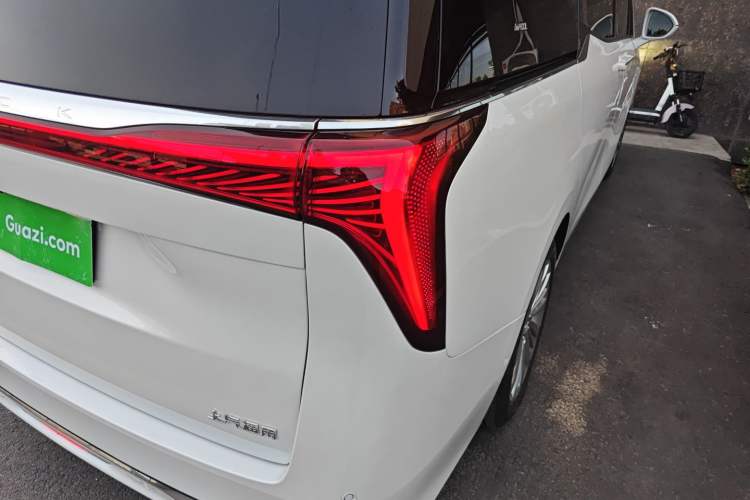 Used Buick Century 2023 2.0T Six-Seater Yinshi Edition
