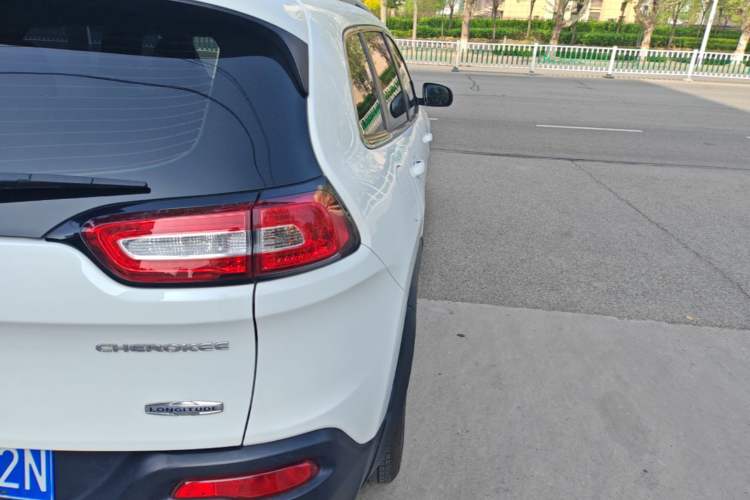 Used Jeep Cherokee 2016 2.4L Leading Smart Version