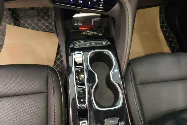 Used Buick Envision 2023 Encore Plus 652T Five-Seat Luxury Model
