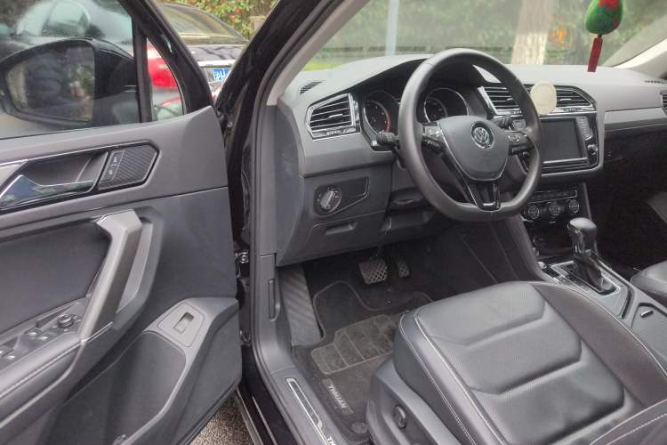 Used Volkswagen Tiguan L 2017 330TSI Automatic Two-Wheel Drive Flagship Edition