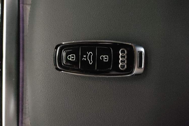 Used Audi Q8 2019 55 TFSI Luxury Dynamic Model
