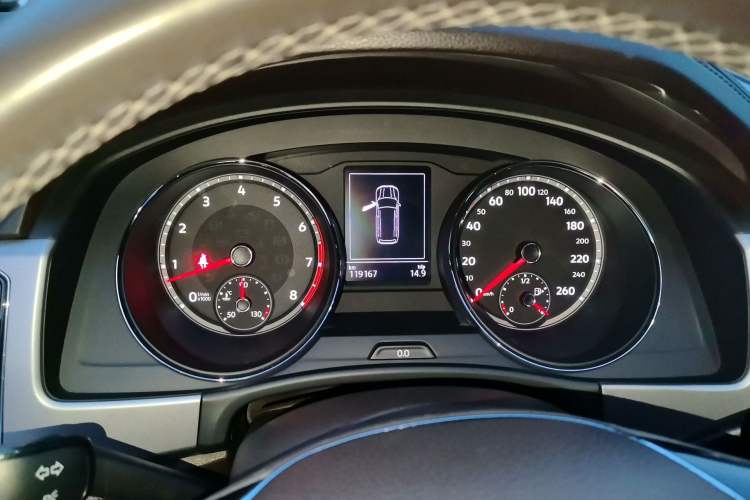 Used Volkswagen Teramont 2017 530 V6 Four-Wheel Drive Luxury Edition Instrument Cluster