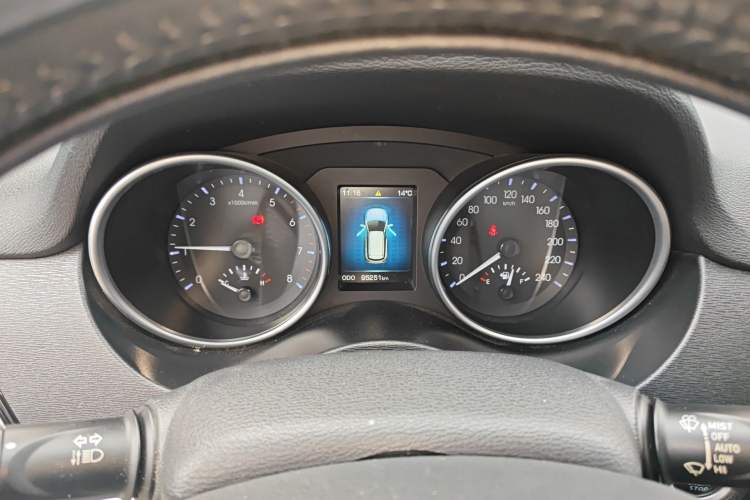 Used Haval H6 Coupe 2015 Blue-Label Facelift 2.0T Manual Two-Wheel Drive Urban Version Instrument Cluster