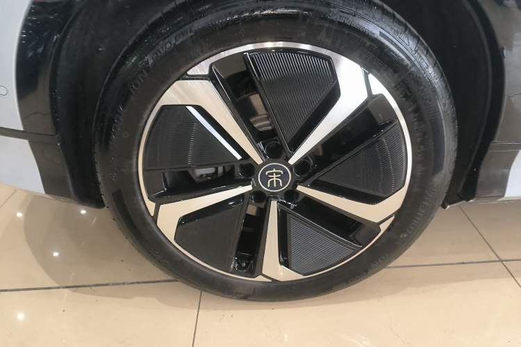 Used BYD Song L EV 2024 662 km Excellence Version
