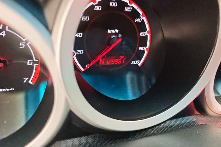 Used Changan CX20 2014 1.4L IMT Sunroof Navigation Version China IV Standard
