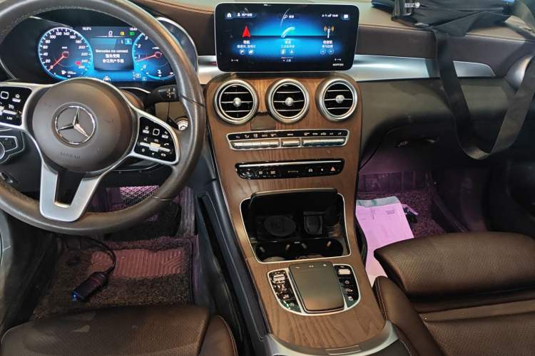 Used Mercedes-Benz GLC 2020 GLC 300 L 4MATIC Dynamic Edition Audio And AC Panel