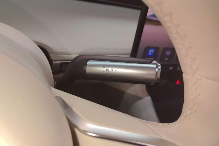 Used Hima Stelato S9 2024 All-Electric Ultra Four-Wheel-Drive Flagship Edition Gear Lever