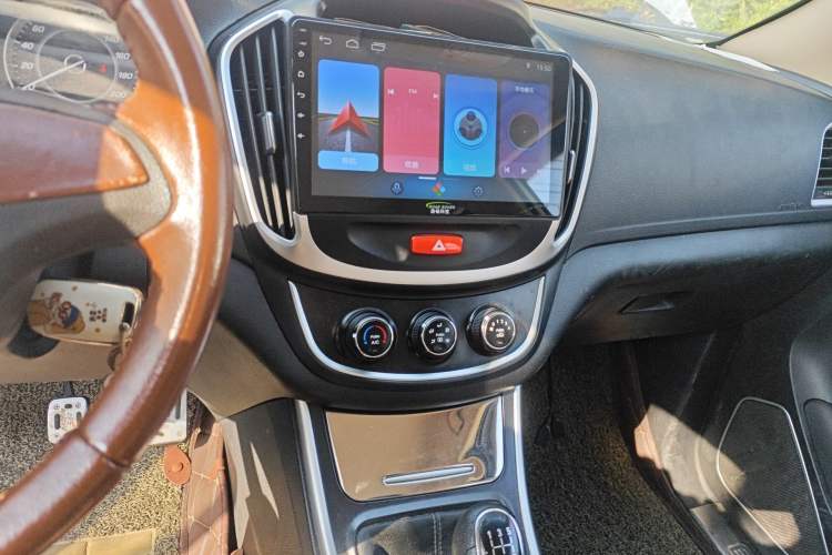 Used Baojun 560 2015 1.8L manual Comfort trim level