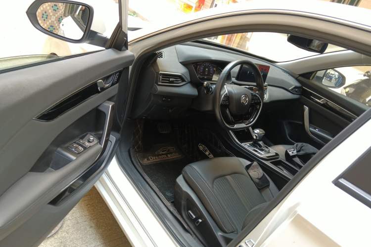 Used Dongfeng Aeolus Yixuan 2020 230T Automatic Advanced Edition Driver Seat