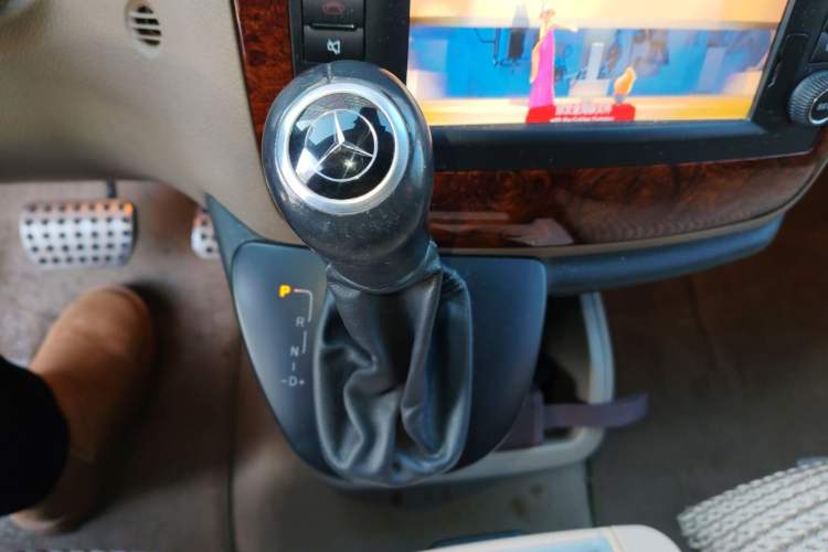 Used Mercedes-Benz Viano 2013 3.0L Navigator Edition