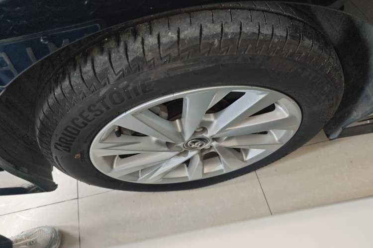 Used Toyota Camry 2023 2.0G Luxury Edition
