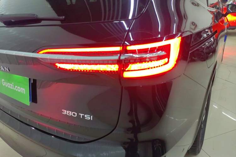 Used Volkswagen Viloran 2024 380TSI Luxury Edition