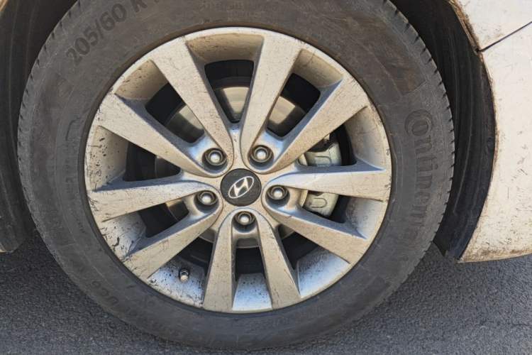 Used Hyundai Mistra 2014 1.8L Automatic Smart GLS
