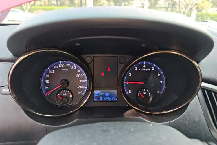 Used Hyundai Genesis Coupe 2009 2.0T Automatic Deluxe Edition Instrument Cluster