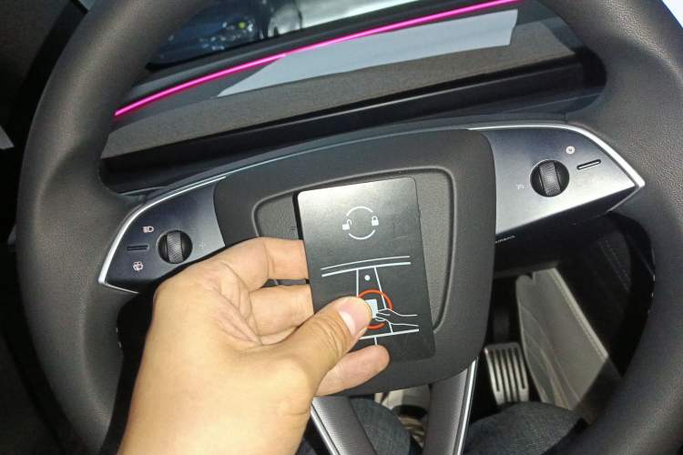 Used Tesla Model Y L 2025 Model Long-Range All-Wheel-Drive Version Interior 1