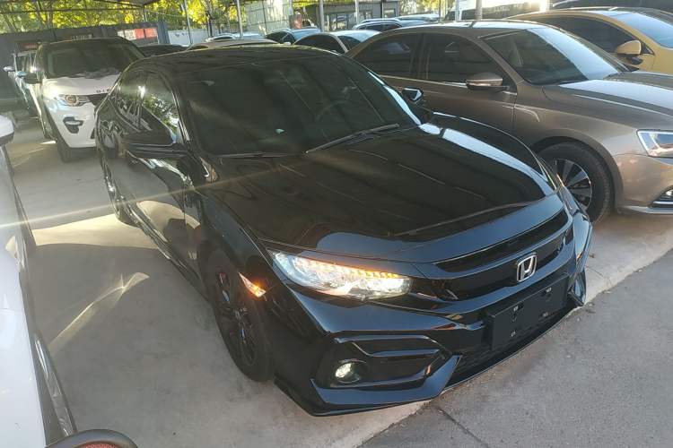 Used Honda Civic 2021 HATCHBACK 220TURBO CVT Trendy Cool Edition
