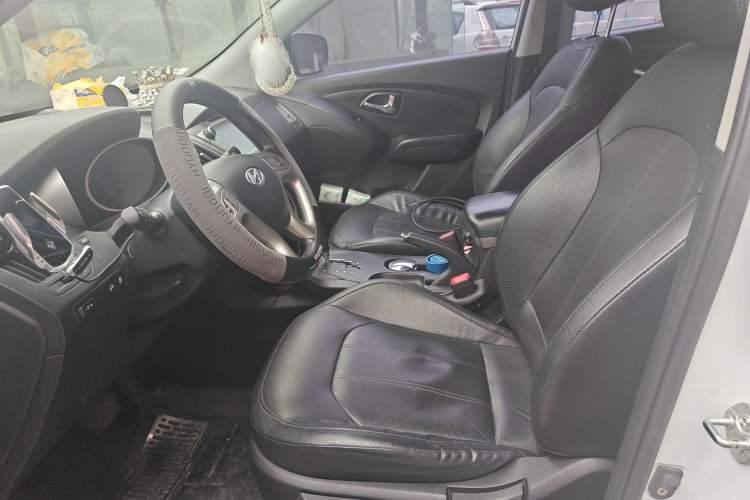 Used Hyundai ix35 2013 2.0L Automatic Two-Wheel Drive Smart GLS China IV Standard