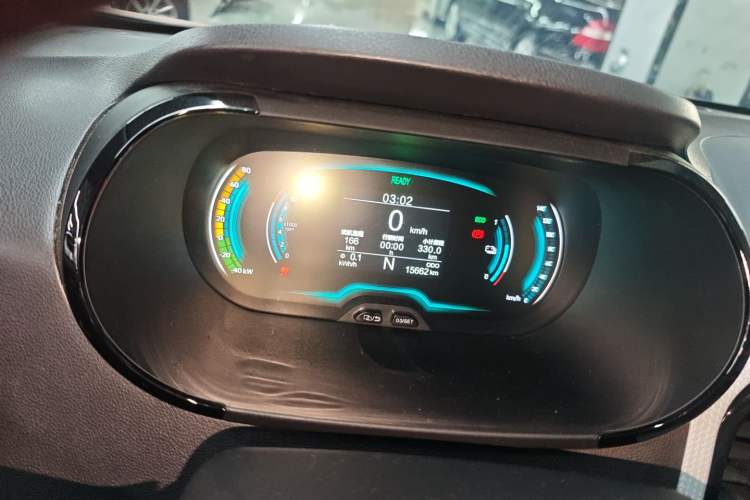 Used Chery Little Ant 2022 Restyled Version Sweet Pink Edition Half-Sugar Version 30.6 kWh 30 kW 301 km
