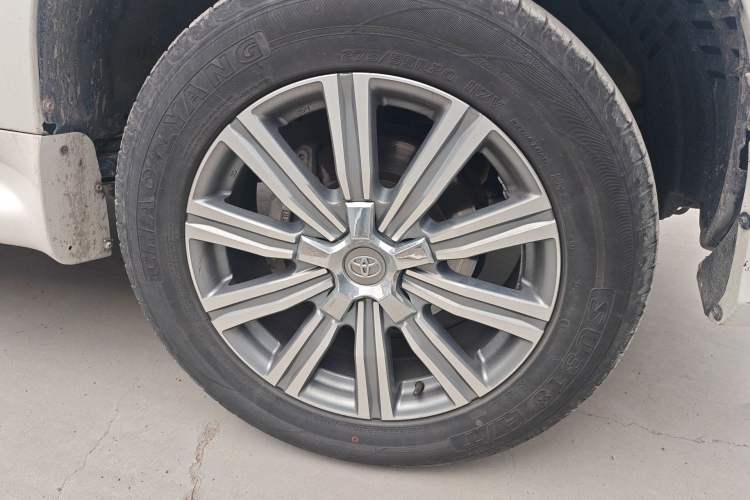 Used Toyota Land Cruiser 2012 4.6L V8 Middle East Version